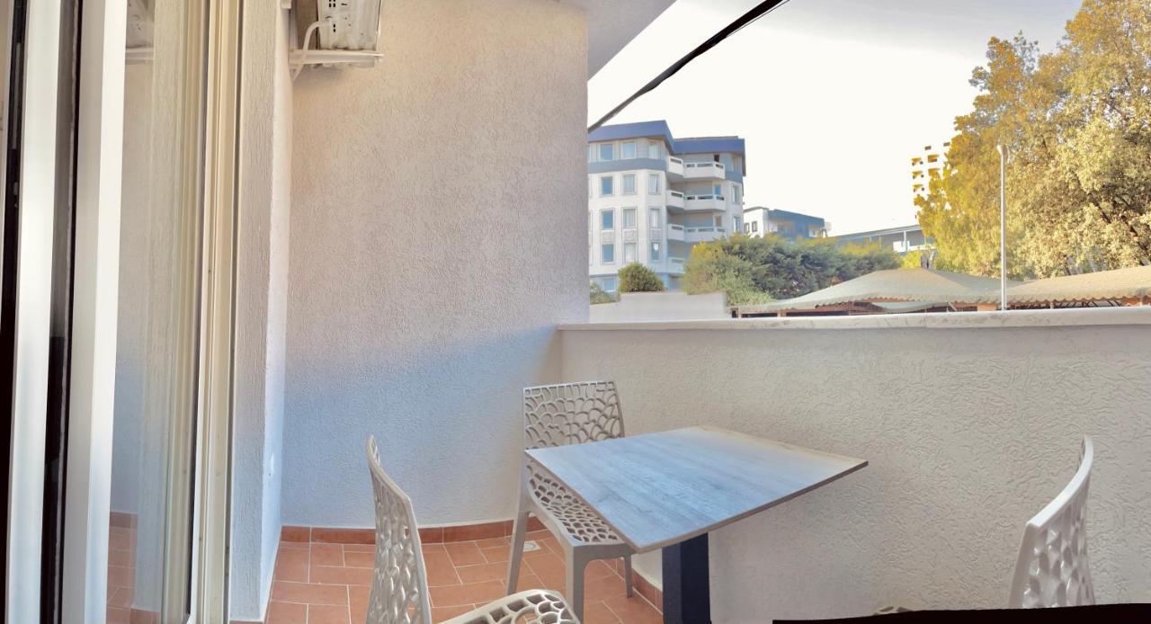 Flors Apartments Durrës Exterior foto